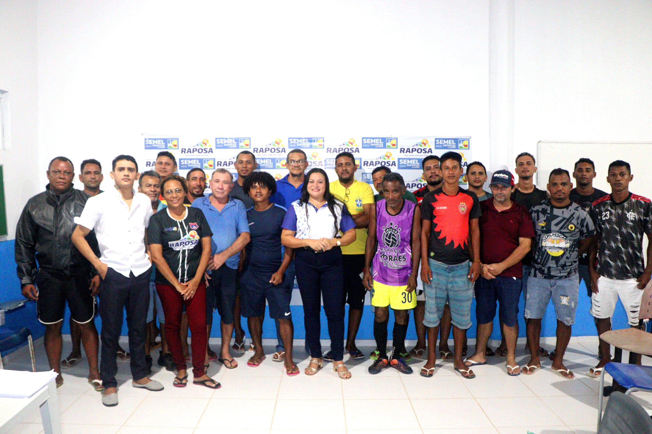 Prefeitura promove reunião com clubes para organizar o Campeonato Raposense 2025, que terá a maior premiação da história