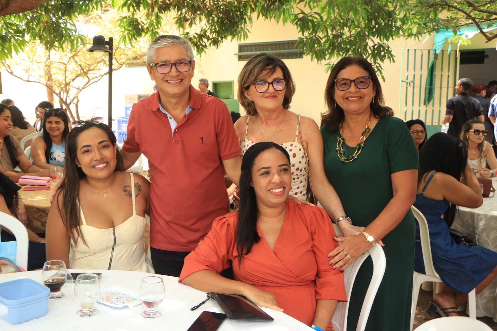 Prefeitura de Raposa realiza confraternização em homenagem aos profissionais da educação