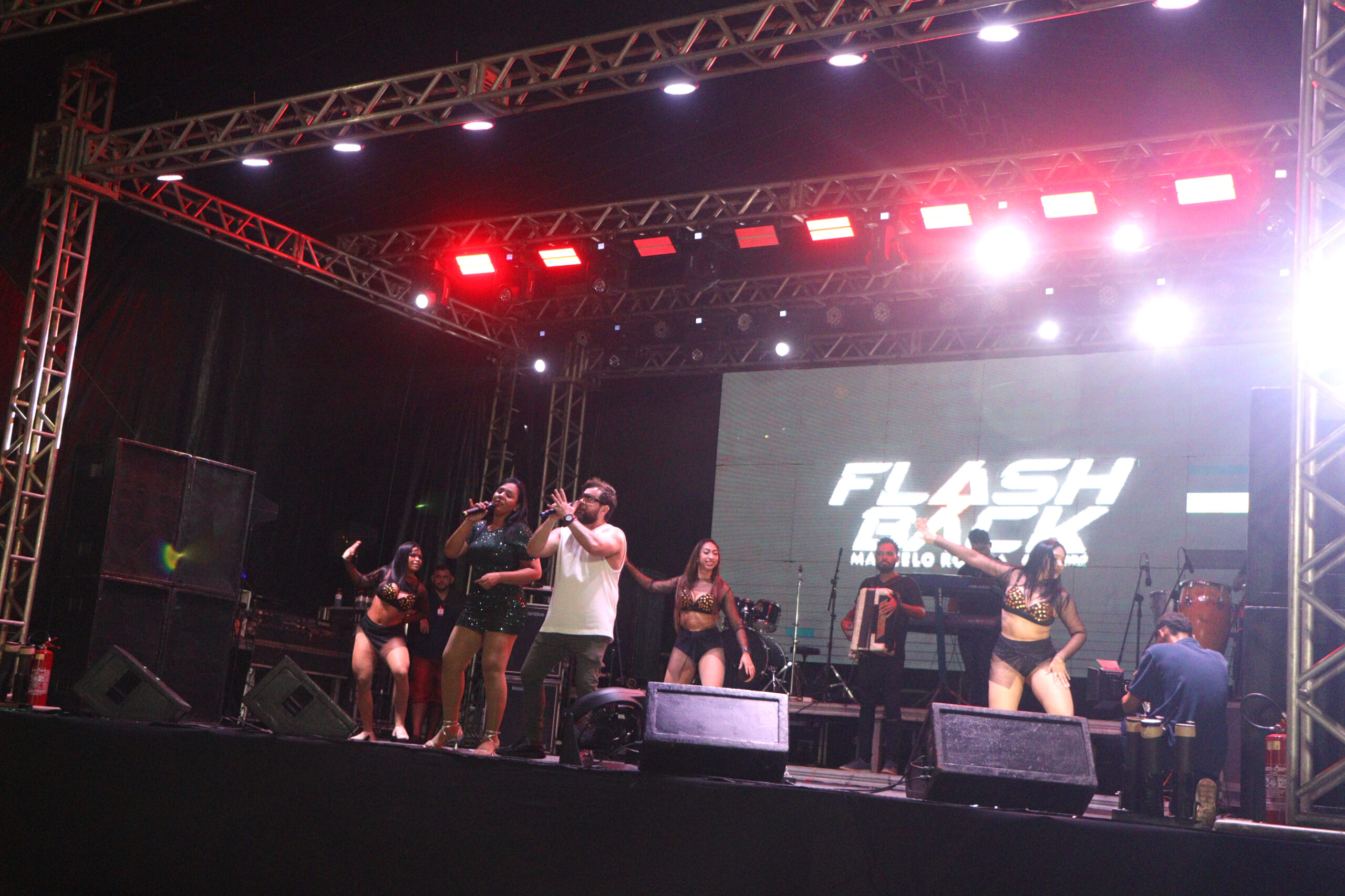Segundo dia do Arraiá do Pescador tem shows animados, organização e clima de festa no Viva Raposa